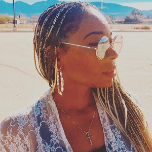 Meet your Posher, Glory